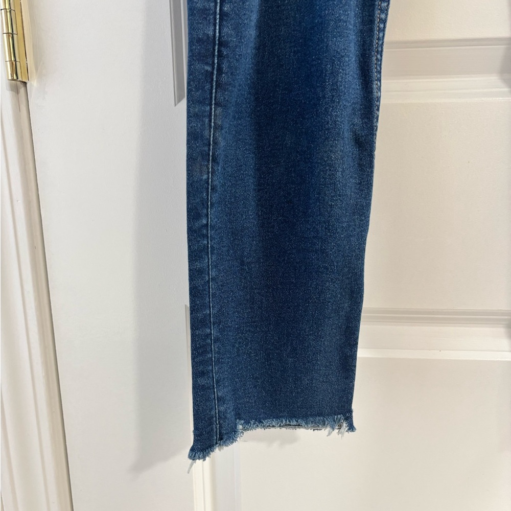 Old Navy Women's 360• Stretch Extra High Rise Rockstar Super Skinny Raw Hem Jean - Picture 4 of 7